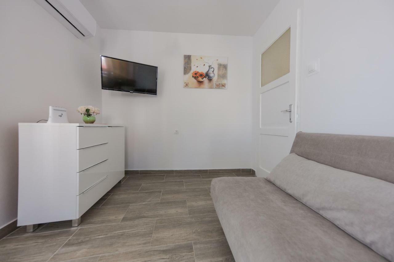 Apartman Ankica Kaštela Exteriör bild